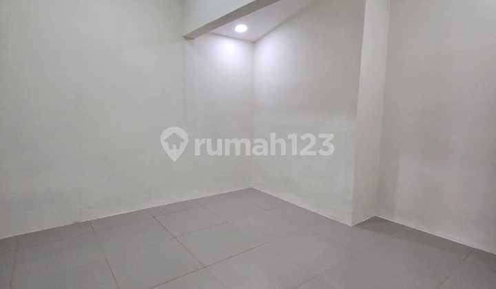 Rumah Nyaman Siap Pakai di Banowati Raya Utara 2