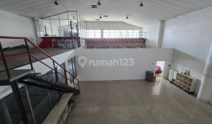 Disewakan Bangunan Ruang Usaha Cocok Untuk Kantor, Restoran, Gym 2