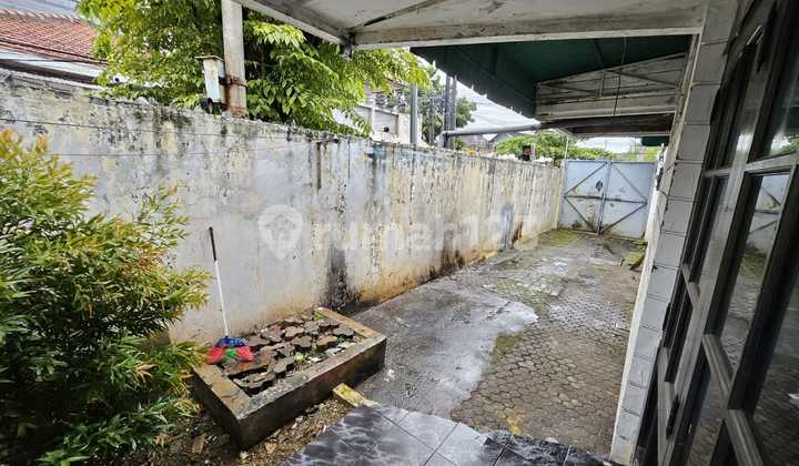 Rumah Strategis Siap Huni di jalan Besar Indraprasata 2