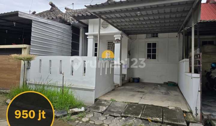Comfortable House Ready for Use in Beautiful West Semarang 2