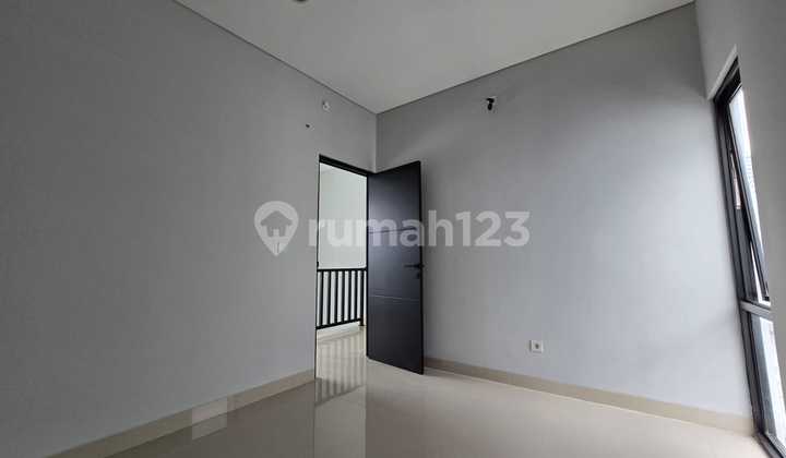 Rumah Bagus Strategis di Cluster Bsb The Miles 2