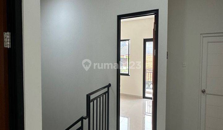 Rumah baru 2 lantai minimalis modern model baru SHM - Sertifikat Hak Milik 2