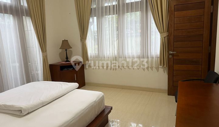 Luxury House Complete with SHM IMB Near Plaza Renon Aisu 2