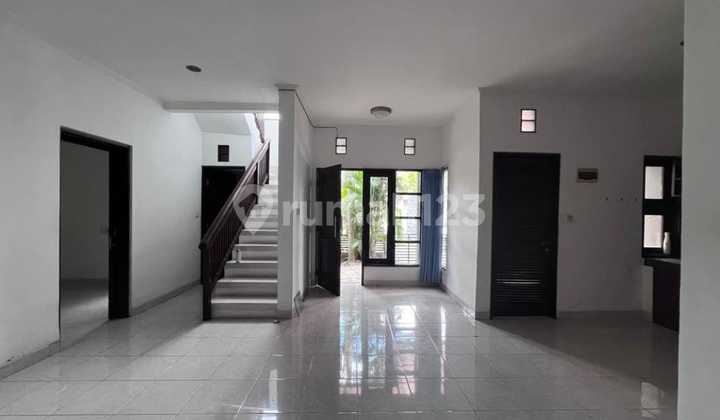 2-Story House in a One-Gate Housing Complex Near Slk School Rem+1 2