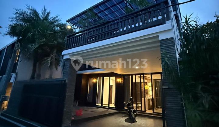 Ready-to-Occupy 3-Story House in Canggu Area Cn 2
