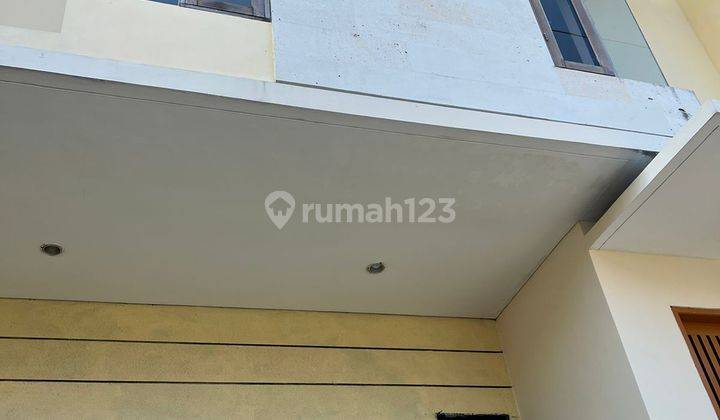 Rumah 2 Lantai 3 Kamar Di Jaya Giri Renon Ev 2