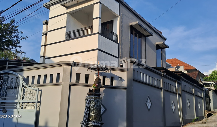 Ready-to-Move-In, Two-Story House, Corner Unit on Gatsu Barat Street