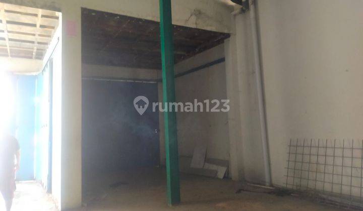 Gudang Siap Pakai Di Jalan Cigondewah, Bandung Akses Truk Dobel 4