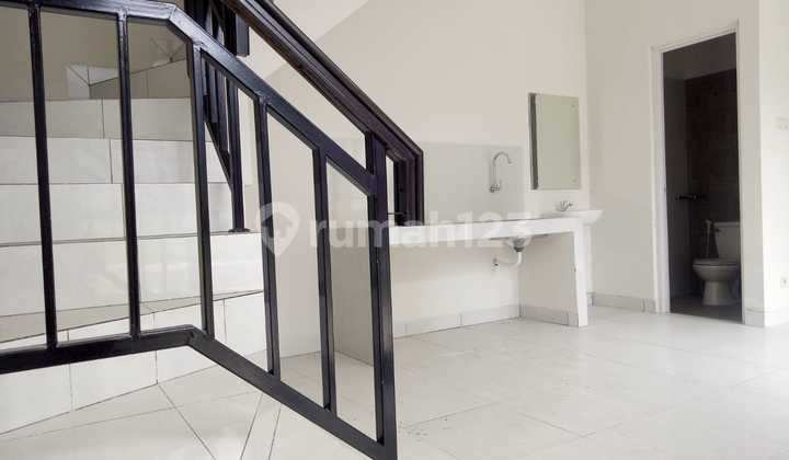 Rumah 2 Lantai Bagus Siap Huni di Neu River Garden, Karawang 3