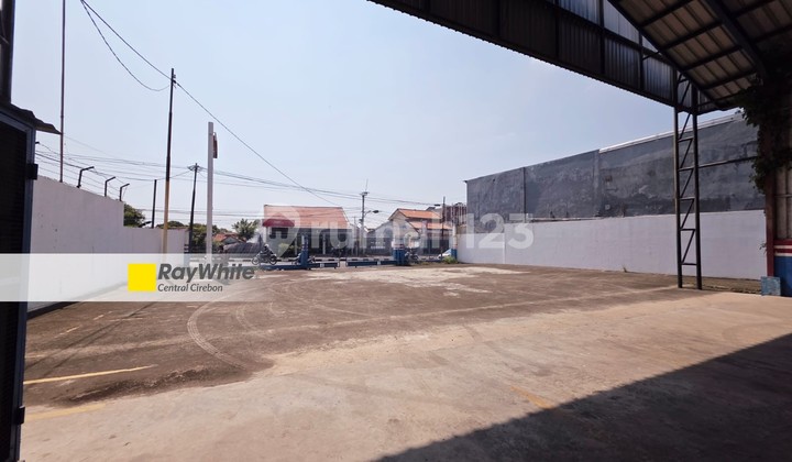 Good Warehouse, Spacious Parking, Ready to Use in Mundu Cirebon