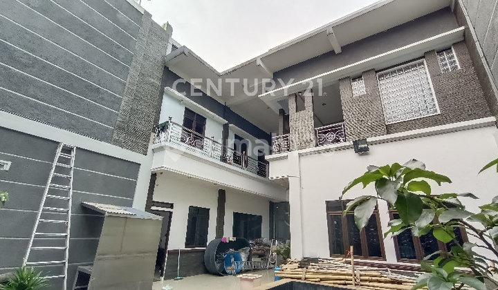 For Sale: Majestic and Luxurious 2.5-Story House in a Prime Cimahi Area For Sale: Majestic and Luxurious 2.5-Story House in a Prime Cimahi Area