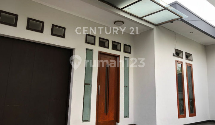 Rumah Bagus Dan Tenang 3 Kamar Di Taman Holis Indah THI, Bandung Rumah Bagus Dan Tenang 3 Kamar Di Taman Holis Indah THI, Bandung