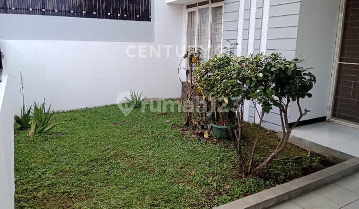 Well-Maintained Ready-to-Occupy House in Taman Holis Indah 2 Well-Maintained Ready-to-Occupy House in Taman Holis Indah 2