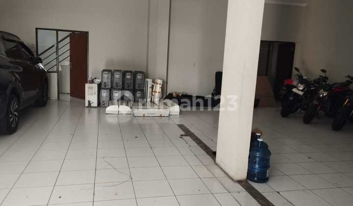 3.5-Story Shop House on Gatot Subroto Street, Bandung City 2