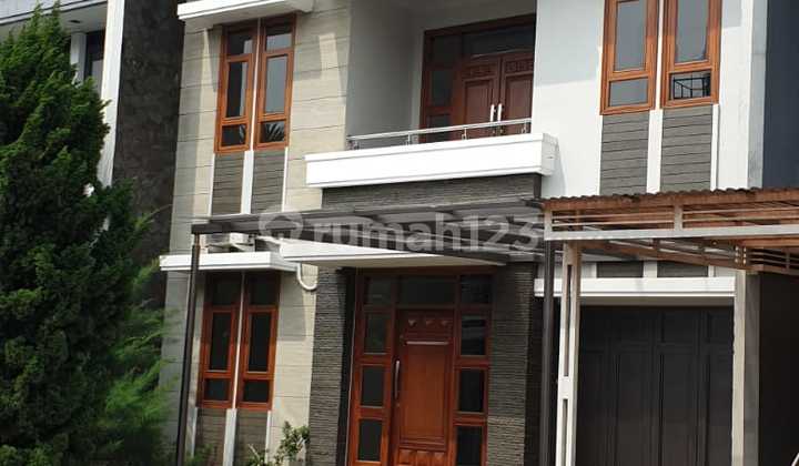 Rumah Bagus 2 Lantai Lokasi Premium Di Mekarwangi