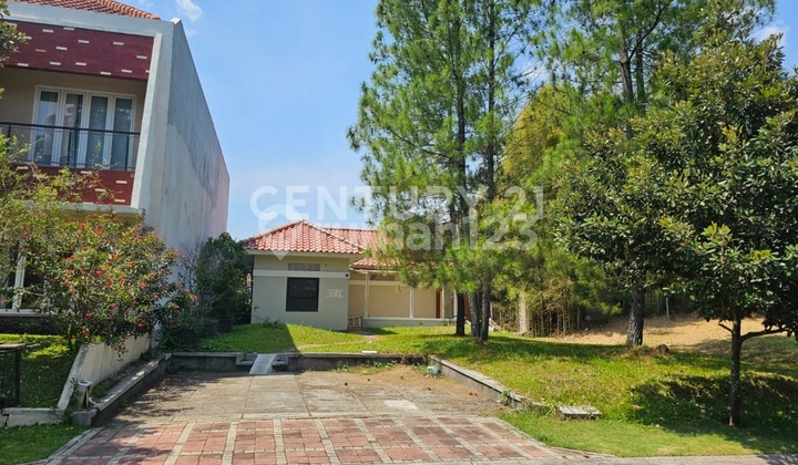 Rumah Lama Hitung Tanah Di Kawasan Favorit Kota Baru Parahyangan