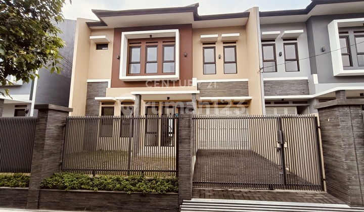 Rumah Nyaman 2 Lantai Di Batununggal Indah VIII