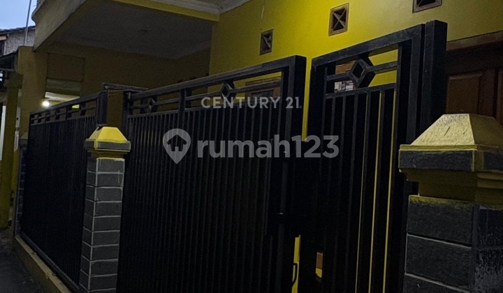 Nice House in Situ Indah Alley Near Alunalun Ujung Berung Bandung