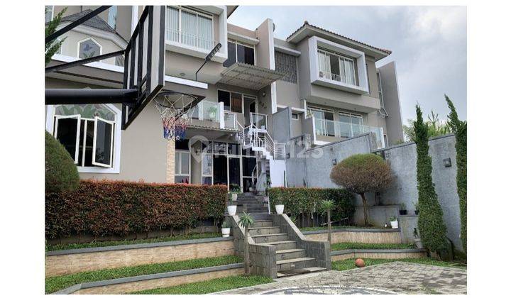 Kota Baru Parahyangan Dijual Rumah Lux Full Furnish Rumah 3 Lantai, View Danau Lb 275+, Lt 366, Hadap Utara, 4+1 Kt, 4+1 Km, Listrik 4400 Watt, Lift Cibes A4000, Shm, Garasi 1 Mobil, Carport 2 Mobil, Canopy Alderon, Backyard Luas Bisa Dibuat Kolam Renang, 1