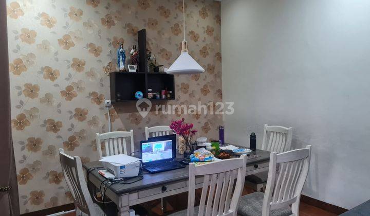 1,25 M Nego Dijual Cepat Rumah Bagus 2 Lantai Semi Furnished di Taman Holis Indah Lt 96 Lb 150  2