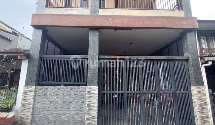 Comfortable Family Home, Close to Mall and Toll Road in Nata Endah