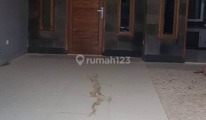 Rumah Full Granit Konstruksi 2 Lantai di Dirgantara, Gempol 2