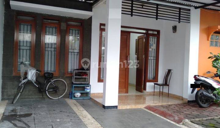 Rumah Terawat Ada Taman Nyaman Huni di Logam 2