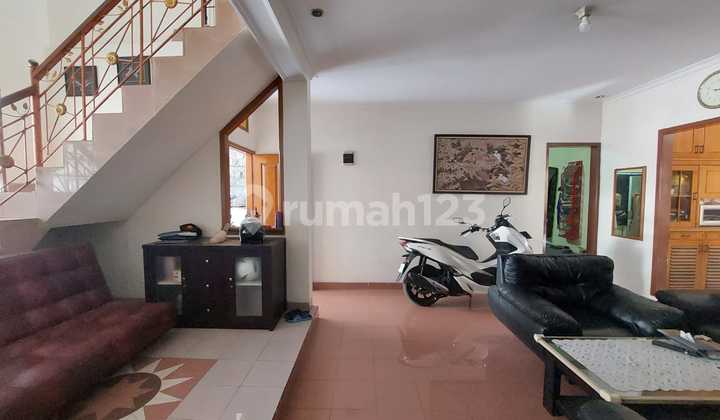 Rumah Minim Renovasi Kodisi Terawat di Margahayu Permai 2