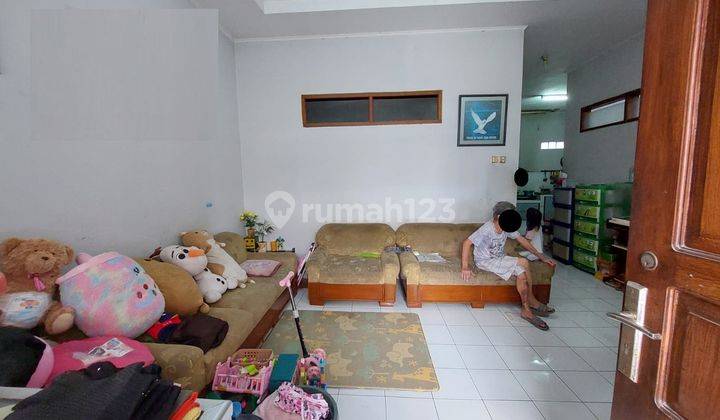 Rumah Bangunan Lama Kondisi Terawat di Cibolerang Indah 1