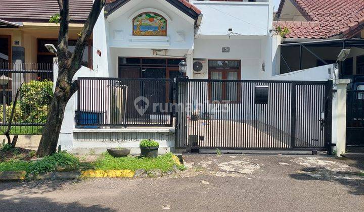 Rumah Nyaman Hunian Untuk Bersantai Keluarga di Batununggal 1