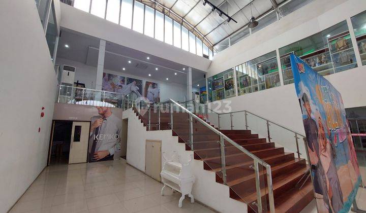 Ruko Cocok Untuk Gedung Usaha Maupun Showroom di Buah Batu 2