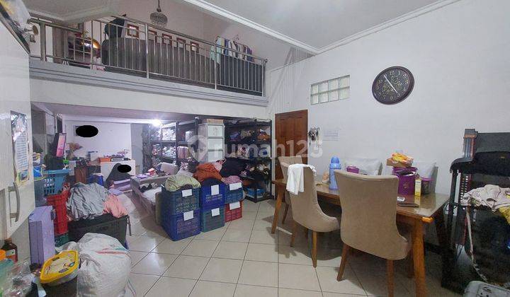 Rumah 2 Muka Bangunan Terawat Minim Renovasi di Cibolerang Indah 1