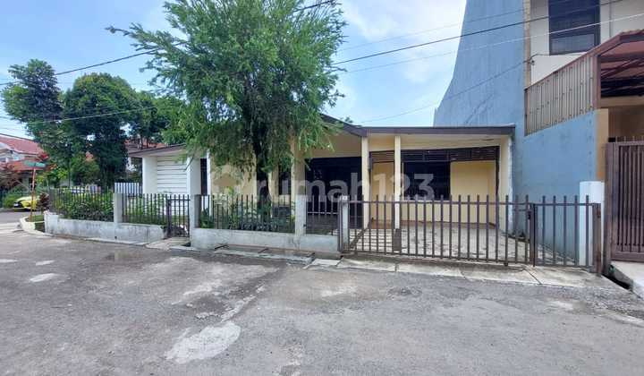 Rumah Strategis Ditengah Kota Dekat Area Komersil di Muara Sari 1