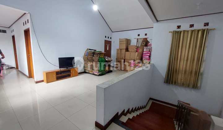 Rumah Luas Cocok Dipakai Kantor Maupun Tempat Tinggal di Kembar 2