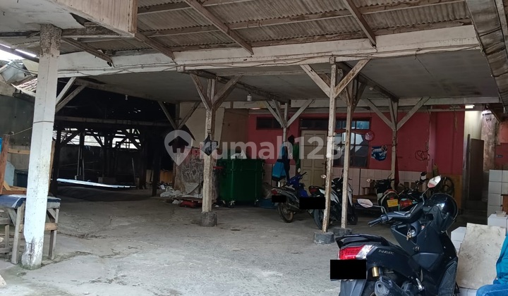 Gudang Strategis Dekat Ke Tpl Dan Pasar di Caringin Raya