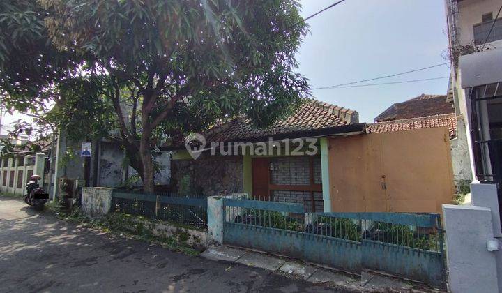 Rumah Bangunan Lama Lokasi Perkotaan di Mohamad Ramdan 1