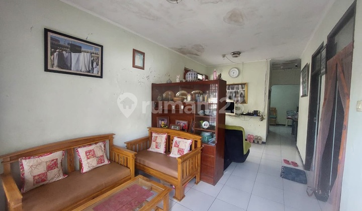 Rumah Lokasi Strategis Jalan Lebar Masuk 2 Mobil di Cibolerang Indah