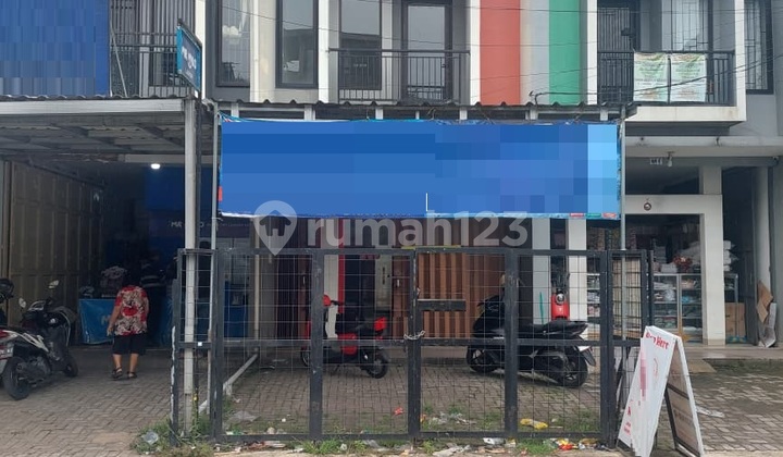 Ruko Lokasi Ramai Cocok untuk Berbagai Usaha di Manglid bisa Disewakan