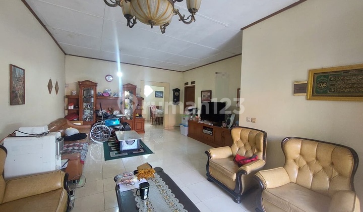 Rumah Terawat, Akses 5 Menit Tol Kopo di Cibolerang Indah