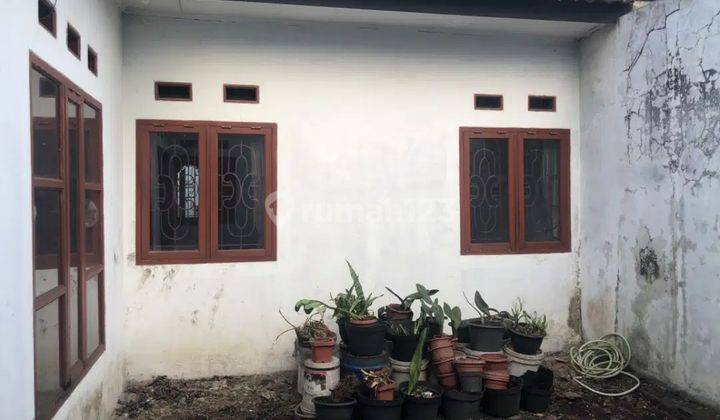 Rumah Bagus, Jendela Dilengkapi Teralis di Taman Cibaduyut Indah 2