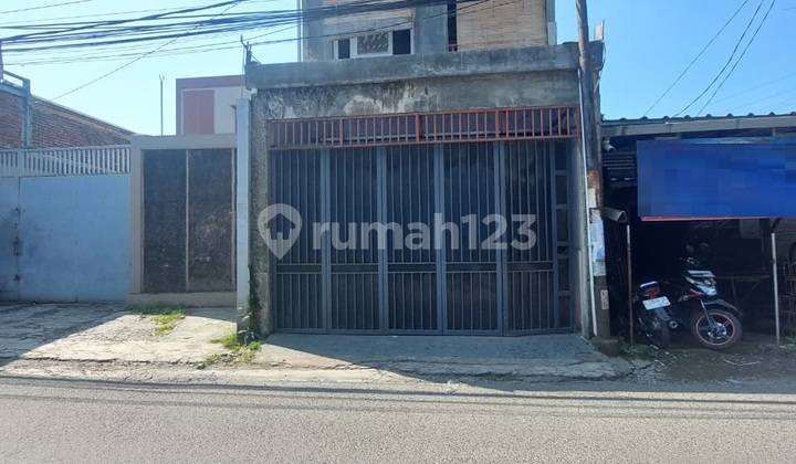 Ruko Cocok Untuk Usaha Berada di Area Komersial di Burujul, Sayap Taman Kopo Indah