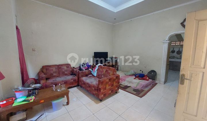 Well-Maintained Building House Near Main Road in Nata Endah 1