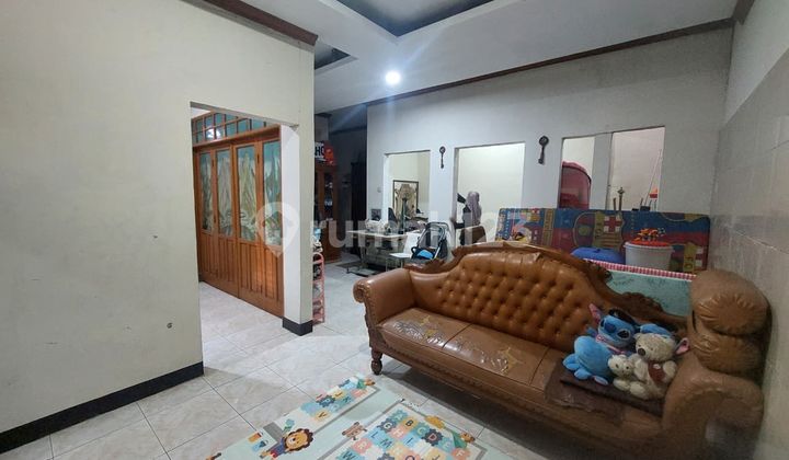 Kost + Rumah Cocok untuk Investasi Lokasi Jalan Utama di Caringin Kost + Rumah Cocok untuk Investasi Lokasi Jalan Utama di Caringin