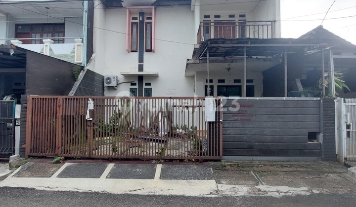 Rumah Bebas Banjir dan Dekat ke Jalan Utama di Taman Cibaduyut Indah