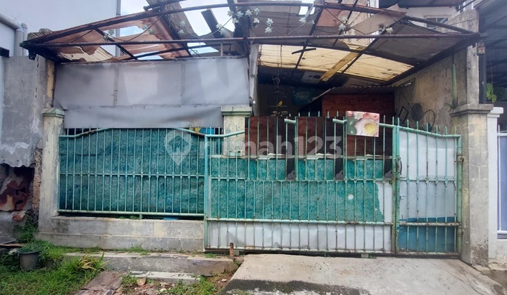 Rumah Strategis Dekat Jalan Utama di Manglid
