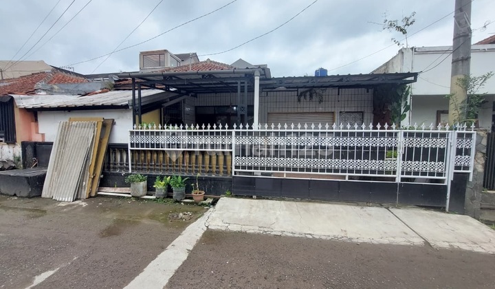 Rumah Terawat Dekat Tol di Margahayu Permai