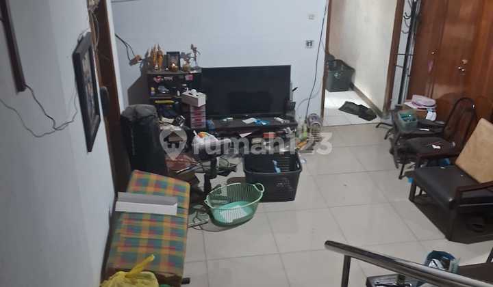 House Can Be Used as a Boarding House or Garment Workshop in Taman Cibaduyut Indah House Can Be Used as a Boarding House or Garment Workshop in Taman Cibaduyut Indah