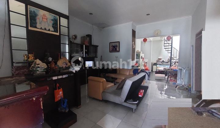 Rumah Akses One Gate Security 24 Jam di Grand Kopo Parahyangan, Sayap TKI