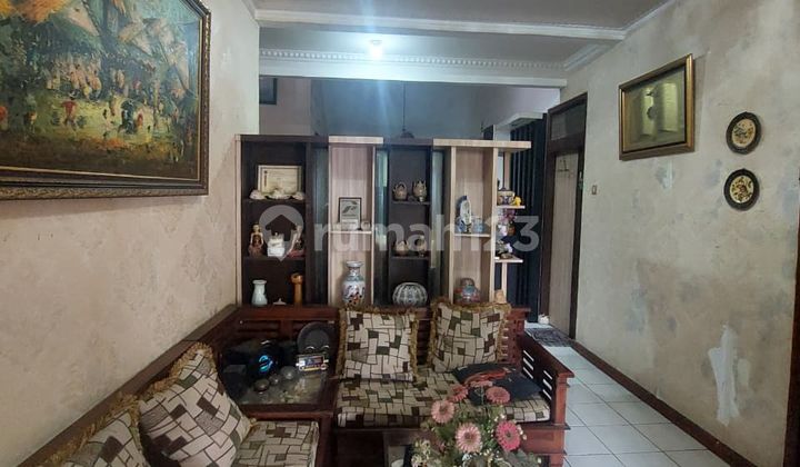 Well-Maintained Building and Semi-Furnished House in Cicukang Indah 2