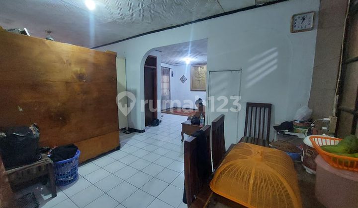Rumah Lokasi Strategis Sangat Dekat ke Jalan Utama di Cibolerang Indah 2